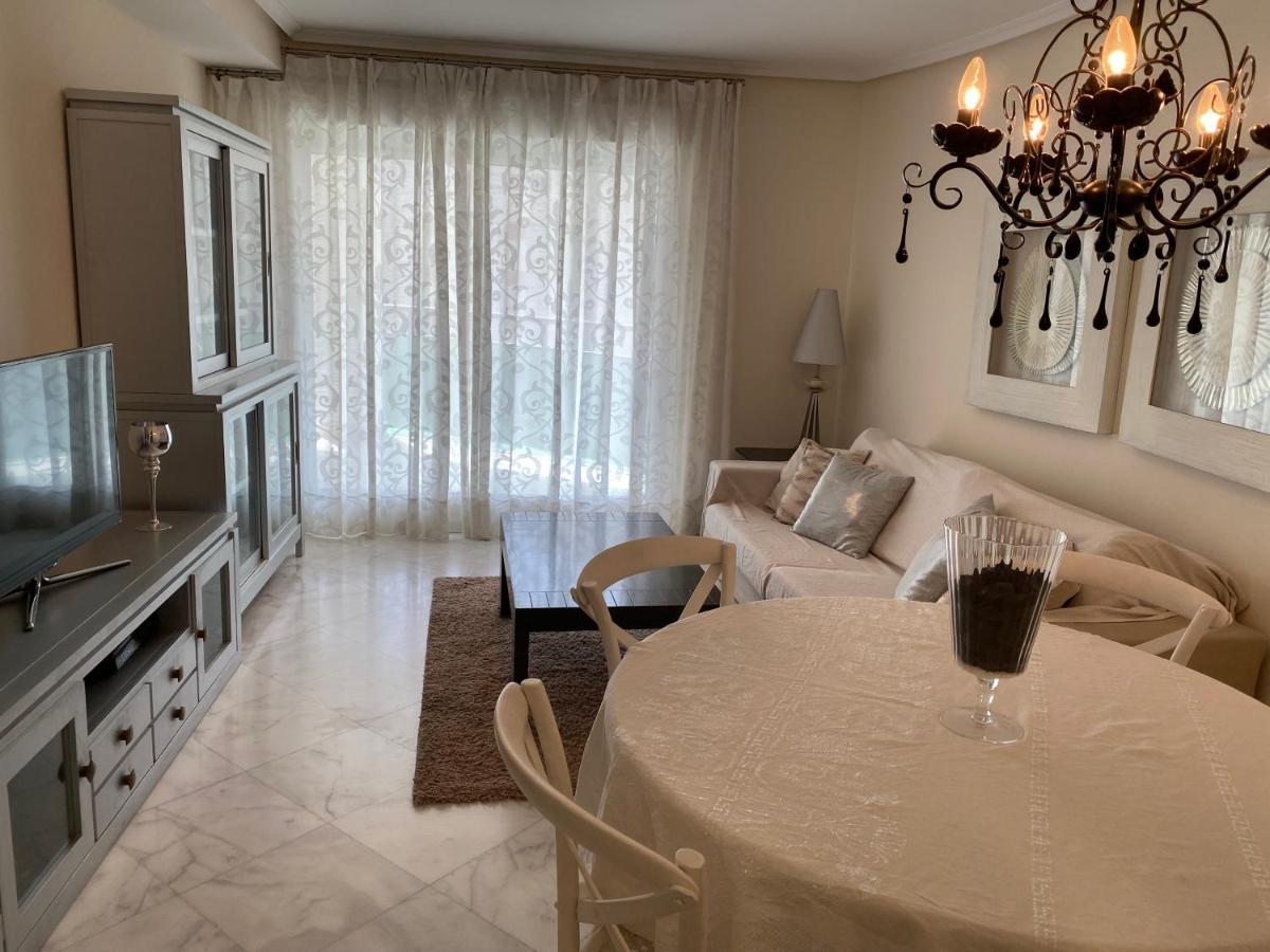 Elegant 2-Bedroom Apartment In Benidorm With Private Pool And Scenic Garden Views La Cala de Finestra Extérieur photo
